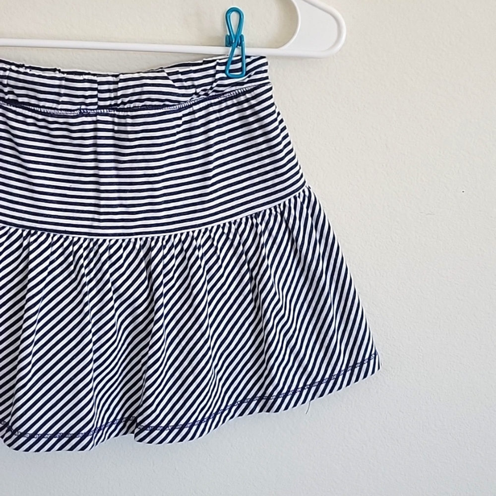 Shorts - Picture 4 of 5